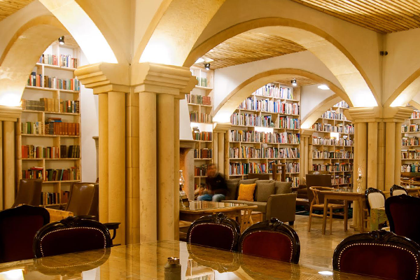 책 7만권으로 꾸며진 포르투갈 호텔로 보는, 문학 관광(Literary Tourism)의 부상